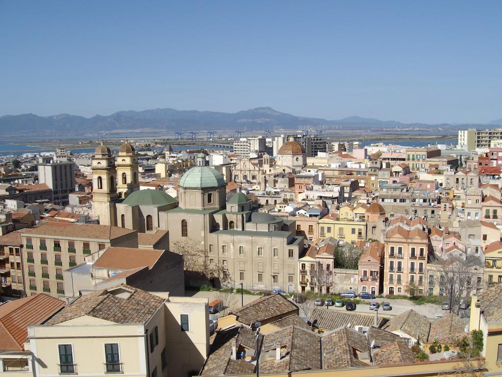 Albergo La Perla Cagliari Bagian luar foto