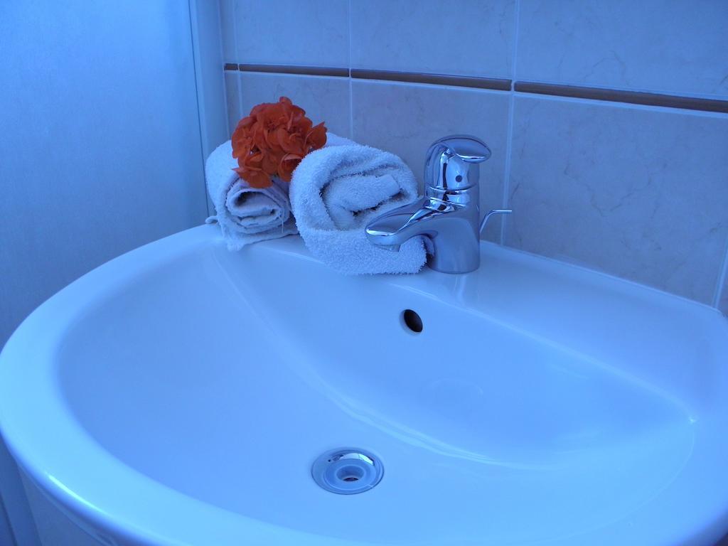 Albergo La Perla Cagliari Bagian luar foto