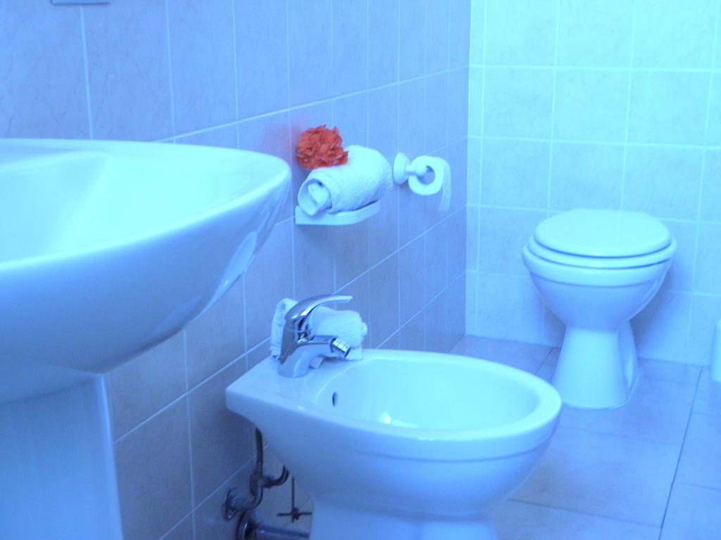 Albergo La Perla Cagliari Bagian luar foto